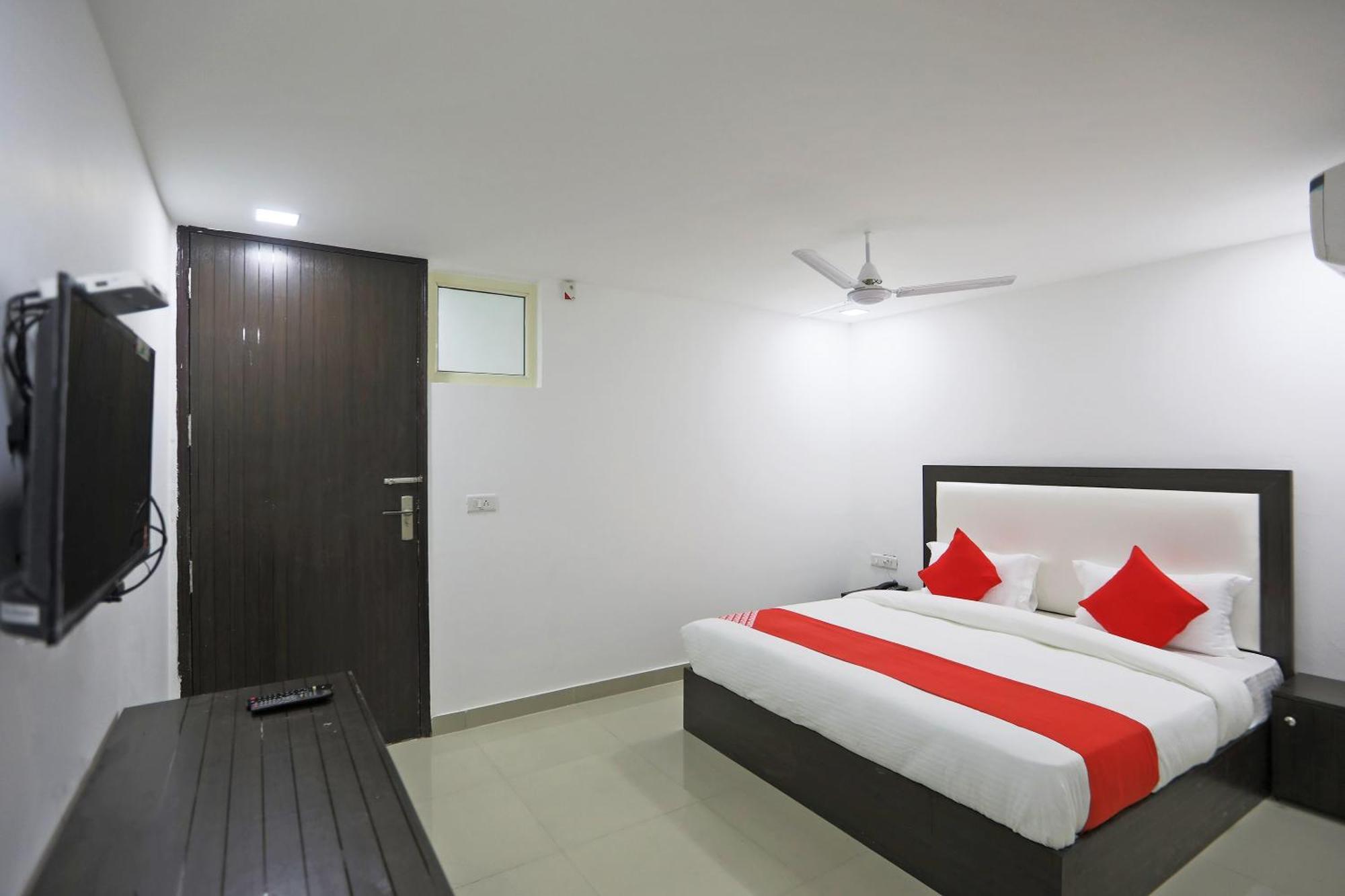Hotel Townhouse South Lawn à New Delhi Extérieur photo