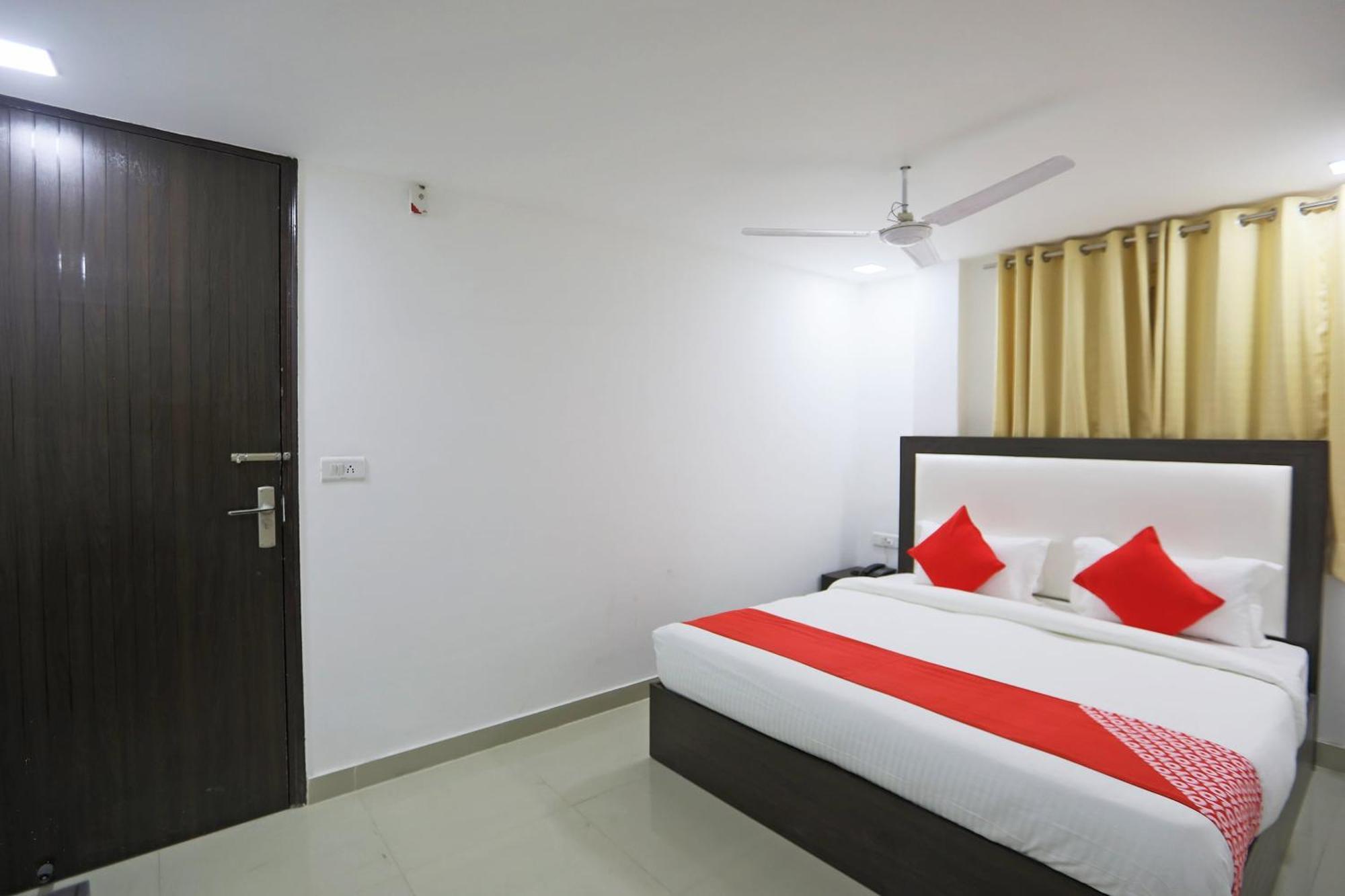 Hotel Townhouse South Lawn à New Delhi Extérieur photo